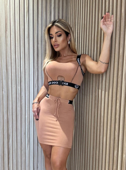 Conjunto de top e saia curta Chocolate Doce Alana Nude 