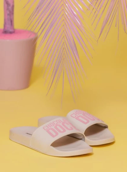 CHINELO CHOCOLATE DOCE SLIDE OFF WHITE