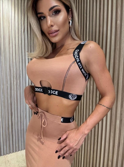 Conjunto de top e saia curta Chocolate Doce Alana Nude