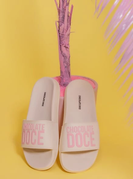 CHINELO CHOCOLATE DOCE SLIDE OFF WHITE